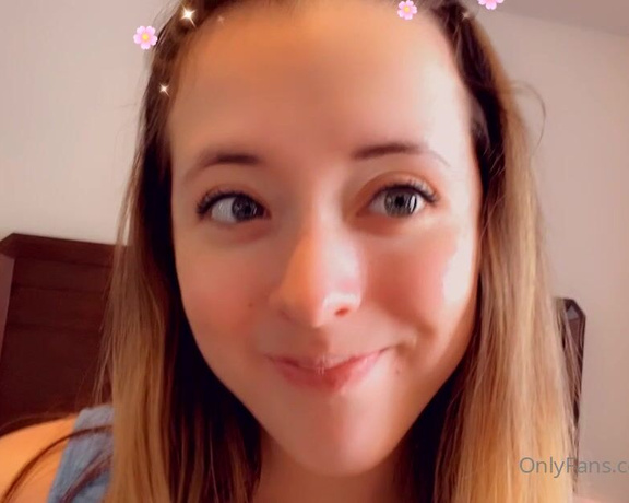 Ashleyannxox aka ashleyannxox OnlyFans - Feeling cute and naughty today! Do you wanna play with