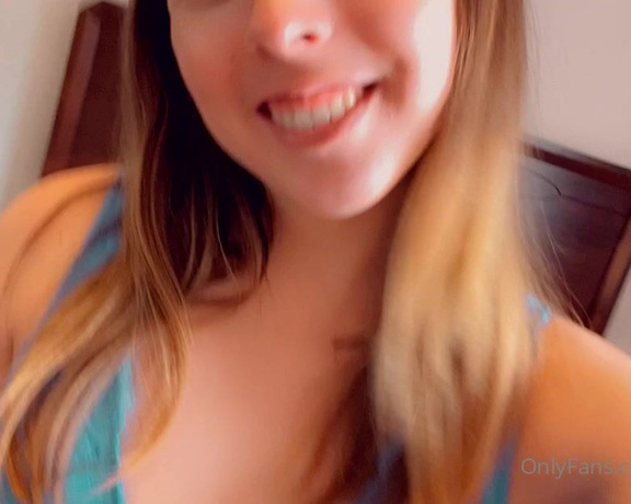 Ashleyannxox aka ashleyannxox OnlyFans - Feeling cute and naughty today! Do you wanna play with