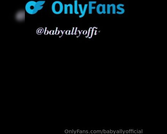 Baby Ally aka babyallyofficial OnlyFans - Avevo troppa voglia mentre ero sola Quindi ho iniziato a succhiare questo DILDO GIGANTE