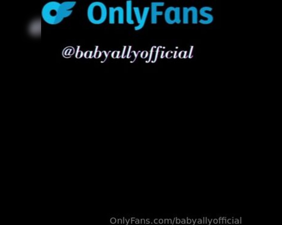 Baby Ally aka babyallyofficial OnlyFans - Avevo troppa voglia mentre ero sola Quindi ho iniziato a succhiare questo DILDO GIGANTE