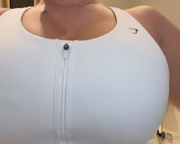 Inkedbitchhh aka inkedbitchhh OnlyFans - Sweaty titties want a sniff pervert