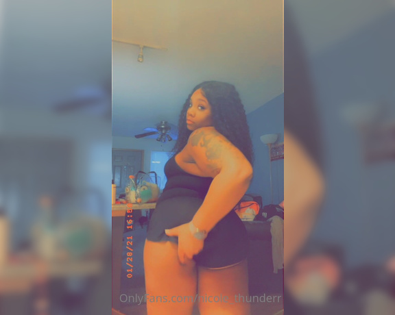 Nicole Thunder aka nicole_thunderr OnlyFans - You like how this ass clap Tip this to see the uncensored version