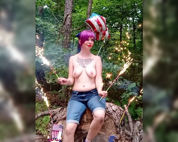 BabyFireFly aka firefireflyxxx1 OnlyFans - Just a little behind the scenes titties Happy independence day