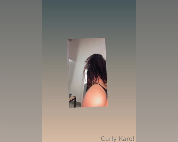 Curly Hotwife aka curlykarol OnlyFans - Who’s eating