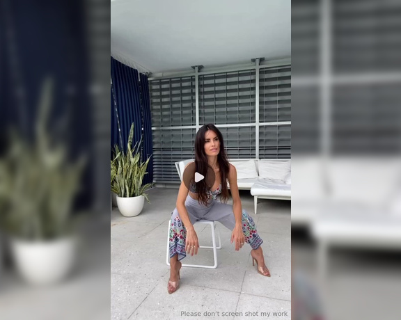 Jala Sue aka jalasue OnlyFans - BTS shoot for you Its still raining so its probably not a great day