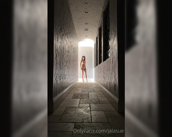 Jala Sue aka jalasue OnlyFans - Walking the halls