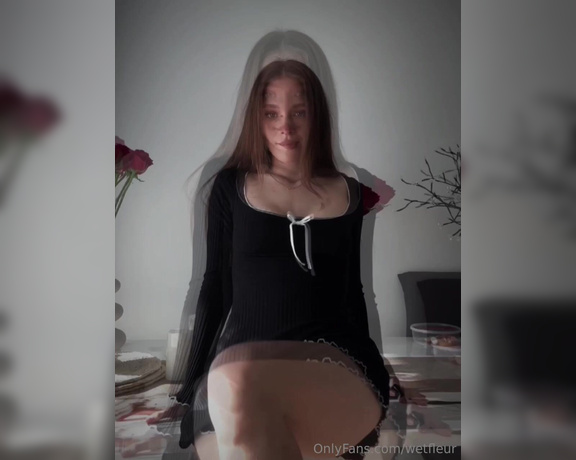 Kate Fleur aka wetfleur OnlyFans Video 5611