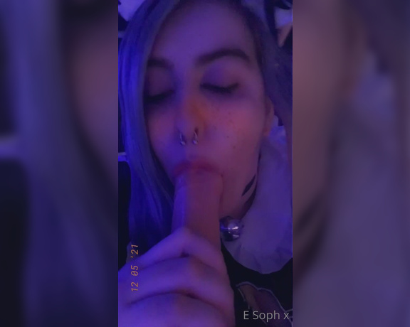 Rated Hex aka harleyhexx OnlyFans - This dirty little maid loves sucking your big juicy cock, maybe I could do it more