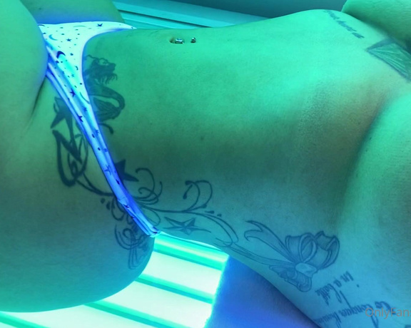 Zara Goxx aka zaragoxx OnlyFans - Tanning time You like what you see