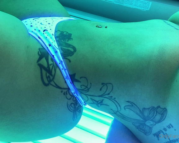 Zara Goxx aka zaragoxx OnlyFans - Tanning time You like what you see