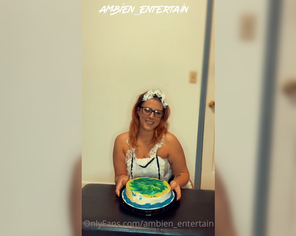 Rethikulous aka cornbreadfedbabyyy OnlyFans - This was really fun Cake anyone Dm for the full video