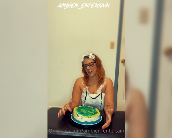 Rethikulous aka cornbreadfedbabyyy OnlyFans - This was really fun Cake anyone Dm for the full video