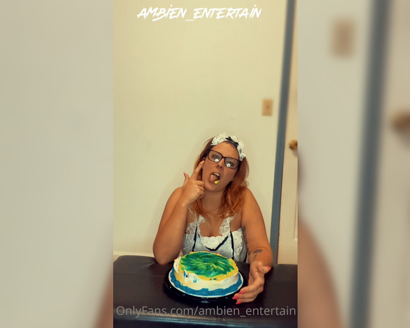 Rethikulous aka cornbreadfedbabyyy OnlyFans - This was really fun Cake anyone Dm for the full video