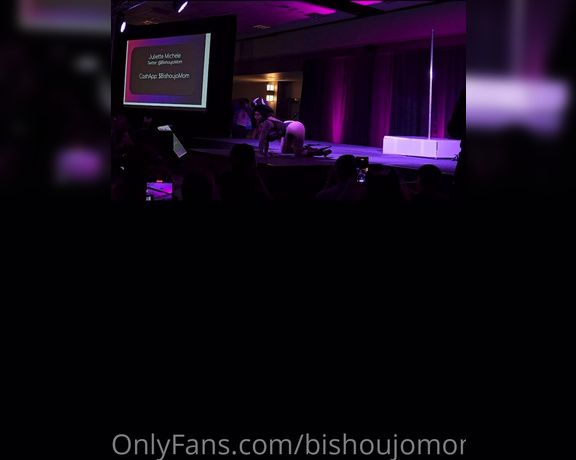 Juliette Michele aka bishoujomom OnlyFans - Waifu Expo Burlesque show!! I finally found someone who recorded it!! I’m waiting to get even