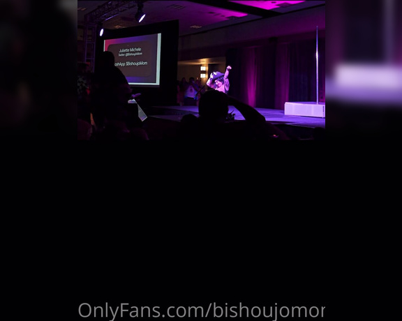 Juliette Michele aka bishoujomom OnlyFans - Waifu Expo Burlesque show!! I finally found someone who recorded it!! I’m waiting to get even