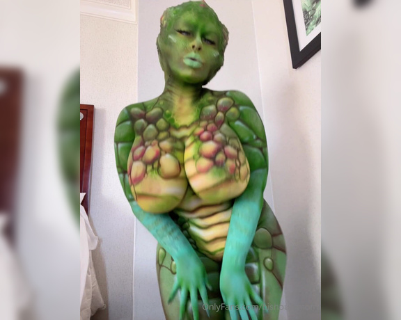 Juliette Michele aka bishoujomom OnlyFans - More Reptilian MILF