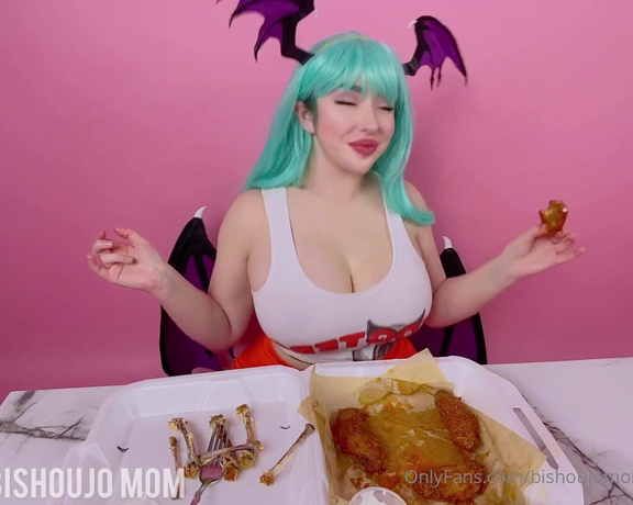 Juliette Michele aka bishoujomom OnlyFans - Hooters Morrigan Aensland Mukbang If you have a food or mouth fetish, this video is for