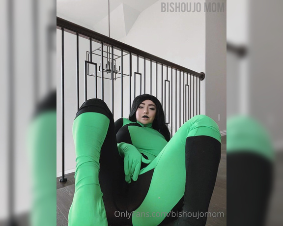 Juliette Michele aka bishoujomom OnlyFans - Shego has a big ego Call me, beep me, if you want to see some ass