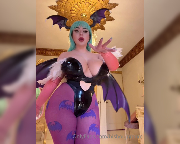 Juliette Michele aka bishoujomom OnlyFans - Morrigan Aensland loves showing off her body for you featuring @ecchixdoll as my Lilith