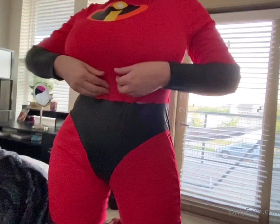 Juliette Michele aka bishoujomom OnlyFans - Mrs Incredible is so THICK that she’s BUSTING right out of her suit Edna Mode