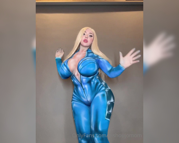 Juliette Michele aka bishoujomom OnlyFans - First look at my Sue Storm cosplay she’s a super hero AND milf