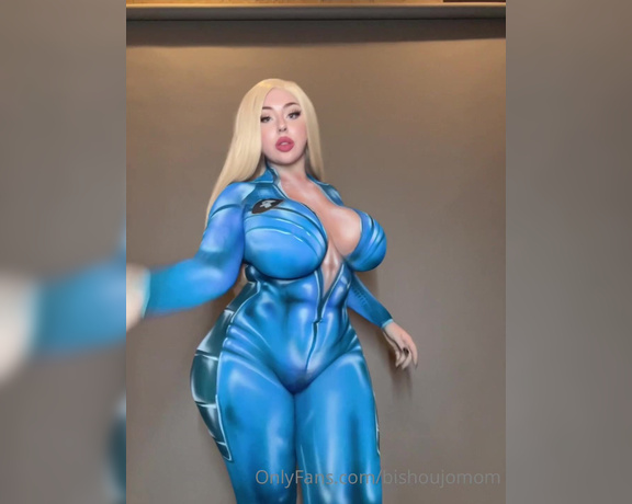 Juliette Michele aka bishoujomom OnlyFans - First look at my Sue Storm cosplay she’s a super hero AND milf