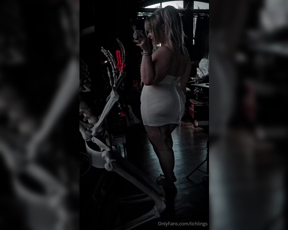 Lichlings aka lichlings OnlyFans - Another little video of the white dress since you liked it so much from the PPV!