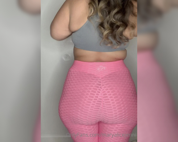 Maryalicejenni aka maryalicejenni OnlyFans - Leggings