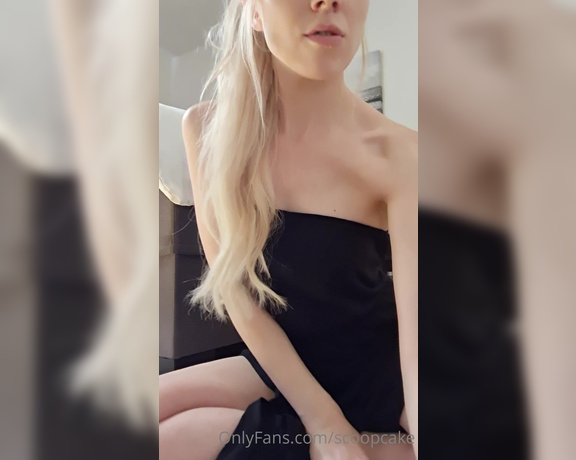 Scoopcake aka scoopcake OnlyFans - I love the summer mostly for all the dresses I can finally wear again