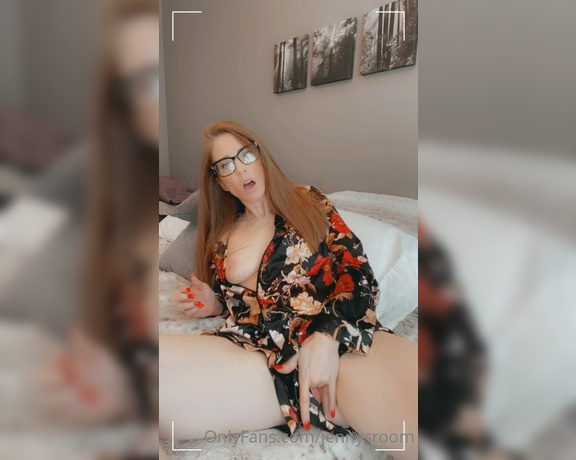 Jennysroom aka jennysroom OnlyFans - I always want anal sex when I’m on my period