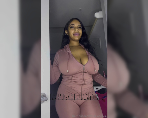 Myah Jane aka myahjanesvip OnlyFans - Try on haul video 10 mins Dm for full vid)