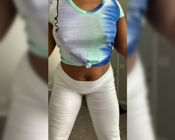 Diamond Monroe aka idreamofdmonroe OnlyFans - Like my white leggings