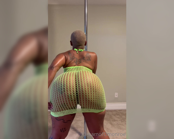 Diamond Monroe aka idreamofdmonroe OnlyFans - Lime green dress