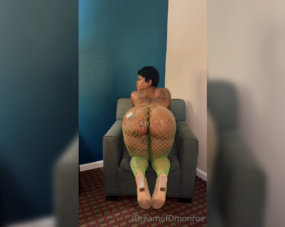 Diamond Monroe aka idreamofdmonroe OnlyFans - A lil late on the Father’s Day twerk