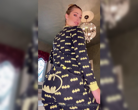 Kleio Valentien aka kleioxxx OnlyFans - Will you come to my PJ party