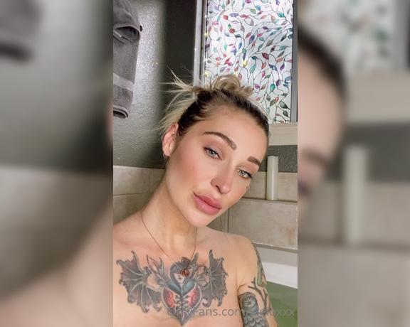 Kleio Valentien aka kleioxxx OnlyFans - Are you up right now I have something wet to show you in my dms