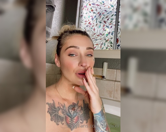 Kleio Valentien aka kleioxxx OnlyFans - Are you up right now I have something wet to show you in my dms