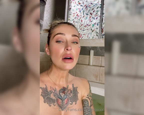 Kleio Valentien aka kleioxxx OnlyFans - Are you up right now I have something wet to show you in my dms