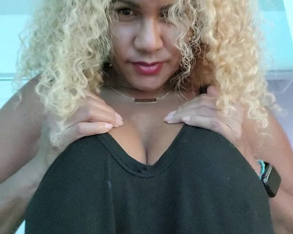 Mango Maddy aka mangomaddy OnlyFans - Anyone feel like motorboating Im in mood for What would you