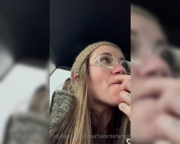 Yourfavoritefartgirl aka yourfavoritefartgirl OnlyFans - So get this… period farts, but in the car with my family my dad put