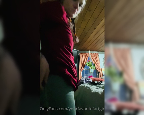 Yourfavoritefartgirl aka yourfavoritefartgirl OnlyFans - A fart while getting changed FOR the gym & then a fart in the bathroom