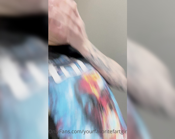 Yourfavoritefartgirl aka yourfavoritefartgirl OnlyFans - When your favorite fart girl has raisin bran for breakfast and goes to the gym after