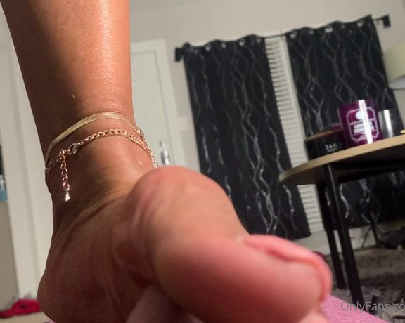 Ebonykinkyqueen - Lick these toes & soles clean after I take my heels & 40 (17.04.2021)