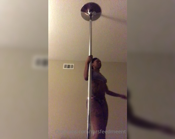 Mrsfeedmeent aka mrsfeedmeent OnlyFans - Lol would you let me climb your pole