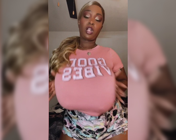 Eboni Amore aka msamore4u OnlyFans - She don’t put it down like youuuuuuuuuuu