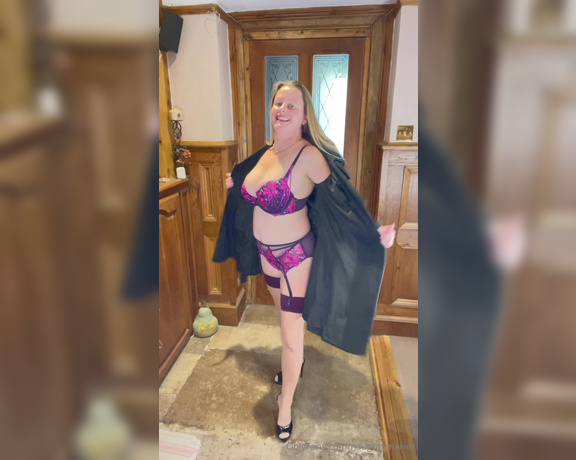 Mrs Marie x aka naughtymariex OnlyFans - Little strip tease for you to show you fully of my shopping outfit Hit