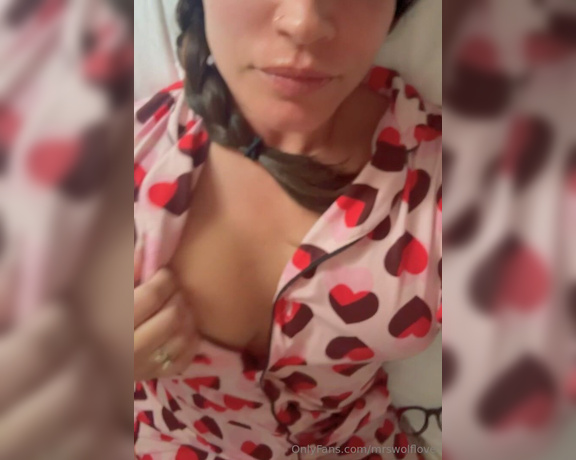 MrsWolfLove aka mrswolflove OnlyFans - Shhhhh they cant know Im a sneaky bad mom