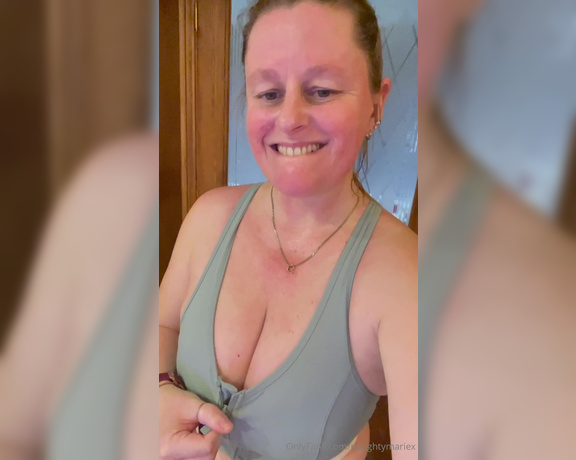 Mrs Marie x aka naughtymariex OnlyFans - Just had to do a bouncing boobs for you