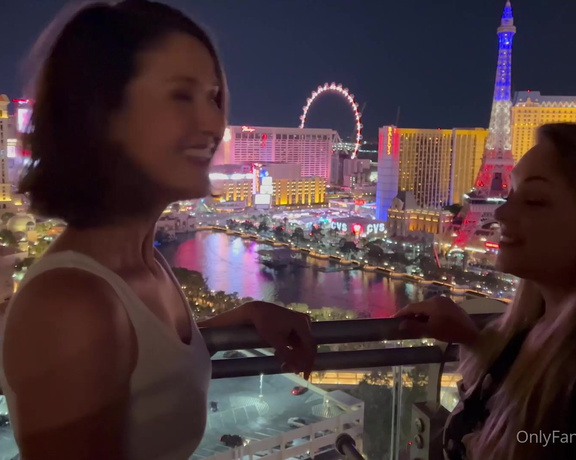 Nephael aka nephael OnlyFans - [VIDEO] Avec ma copine @tiffanyleiddi dans une superbe suite de Las vegas! elle soccupe entirement