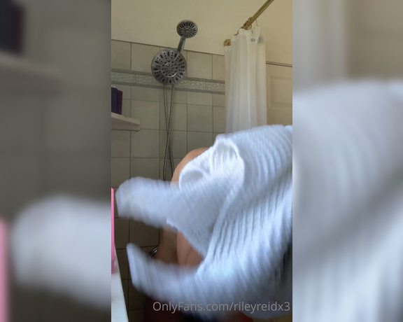 Riley Reid aka rileyreidx3 OnlyFans - Shower talk!!! Update on all the things!!